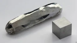 Кадмий в чушках