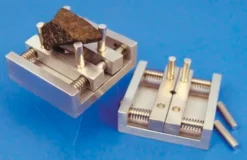 Держатель образцов для сканирующего электронного микроскопа