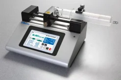 KDS Legato™ 100 одноканальный шприцевой инфузионный насос, AC/DC 100–240 В, вилка US 3-pin