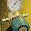 Линейный регулятор давления сверхвысокой чистоты, выходное давление 0–100 psi, фитинги из нержавеющей стали 1/8 дюйма