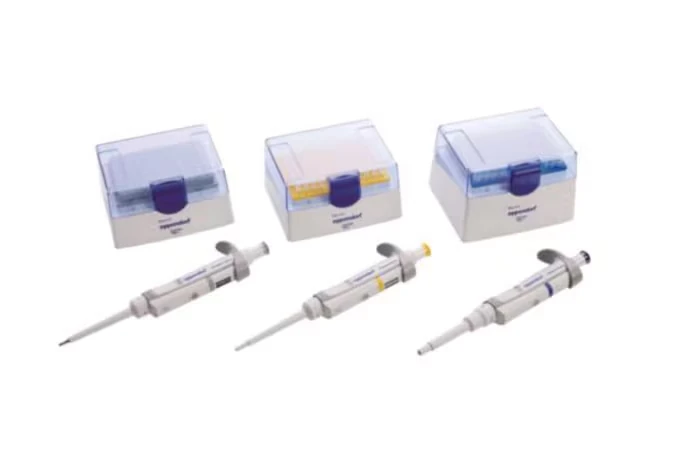 Дозатор механический Eppendorf Research Plus G, 3-канальный, 0.5–10 мкл / 10–100 мкл / 100–1000 мкл, с боксом epT.I.P.S.