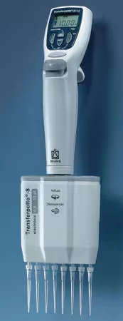 Электронная многоканальная пипетка BRAND Transferpette, 5–100 мкл, 230 В, EuroPlug