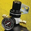 Регулятор давления в линии (экономичная модель), 0–50 psi, с манометром и монтажным кронштейном